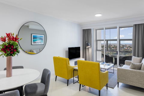 Meriton Suites Bondi Junction - Getaway Accommodation 0