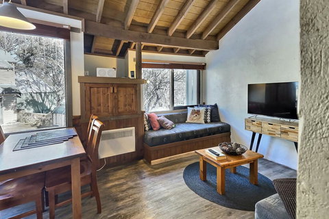 Merrigang Chalet, Dinner Plain - Getaway Accommodation 2