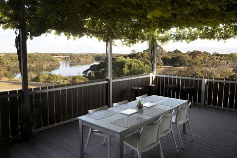 Nelson Victoria Luxury Holiday Accommodation - Getaway Accommodation 2