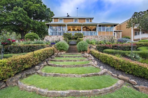 Grand Mercure Basildene Manor - Getaway Accommodation 13
