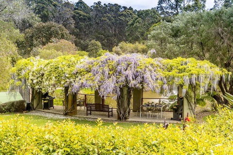 Grand Mercure Basildene Manor - Getaway Accommodation 7