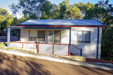 Discovery Parks - Woodman Point - Getaway Accommodation 13