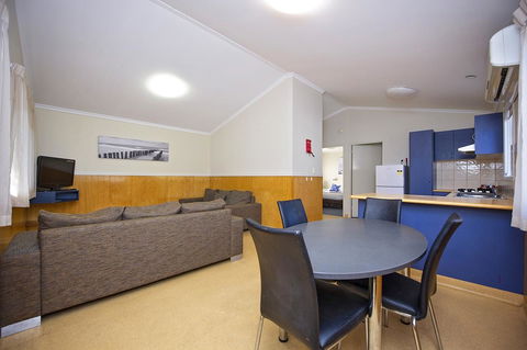 Discovery Parks - Woodman Point - Getaway Accommodation 15