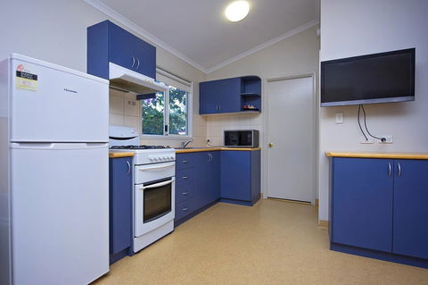 Discovery Parks - Woodman Point - Getaway Accommodation 11