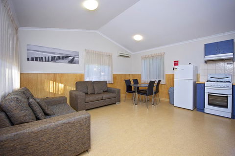 Discovery Parks - Woodman Point - Getaway Accommodation 12