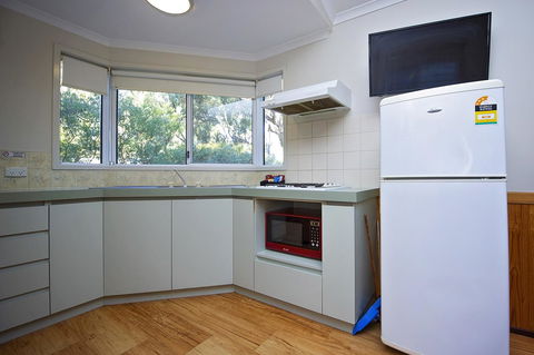 Discovery Parks - Woodman Point - Getaway Accommodation 2