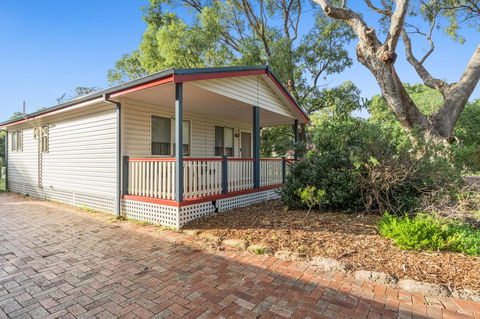 Discovery Parks - Woodman Point - Getaway Accommodation 41