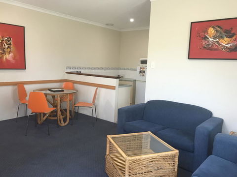 Bunbury Motel And Apartments - Getaway Accommodation 3