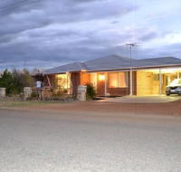Beach Place  Leeman - Getaway Accommodation