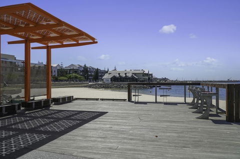 Luxury Suite Bunbury - Getaway Accommodation 18