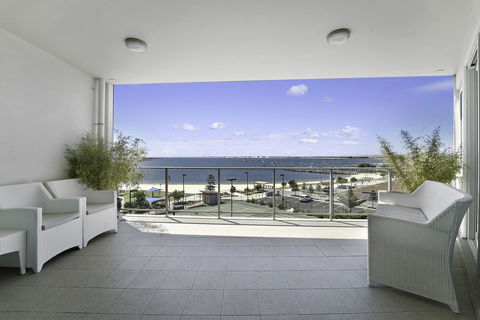 Luxury Suite Bunbury - Getaway Accommodation 2