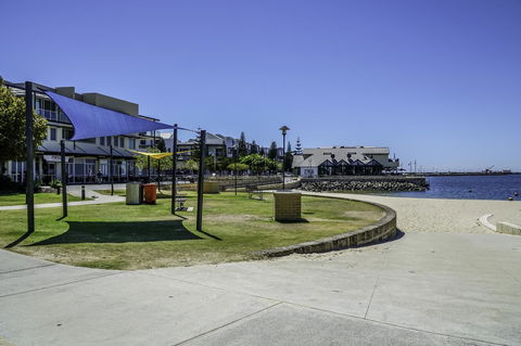 Luxury Suite Bunbury - Getaway Accommodation 19