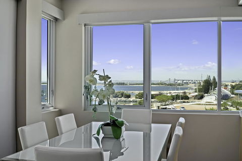 Luxury Suite Bunbury - Getaway Accommodation 6