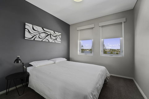 Luxury Suite Bunbury - Getaway Accommodation 12