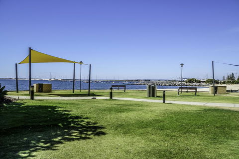 Luxury Suite Bunbury - Getaway Accommodation 20