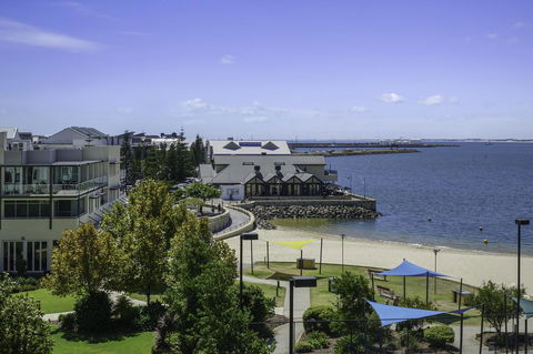 Luxury Suite Bunbury - Getaway Accommodation 0