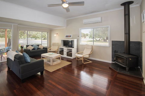 Sea La Vie - Getaway Accommodation 5