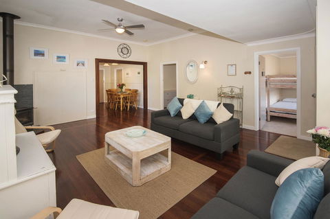 Sea La Vie - Getaway Accommodation 0