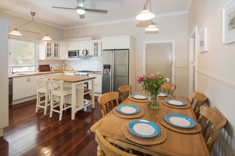 Sea La Vie - Getaway Accommodation 3
