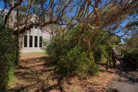Amare Beachside Luxury - Getaway Accommodation 23
