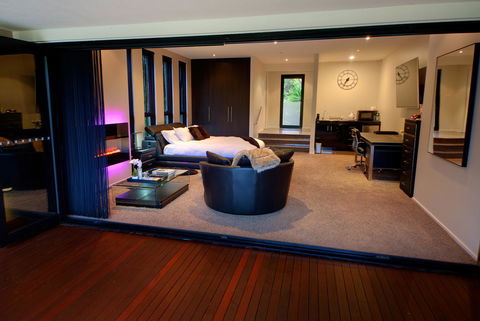 Amare Beachside Luxury - Getaway Accommodation 18