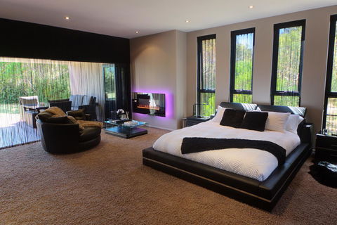 Amare Beachside Luxury - Getaway Accommodation 10