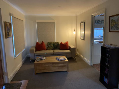 City Townhouse Walking Distance To City - Getaway Accommodation 2