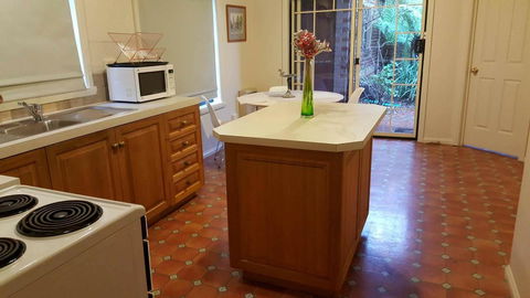 City Townhouse Walking Distance To City - Getaway Accommodation 6
