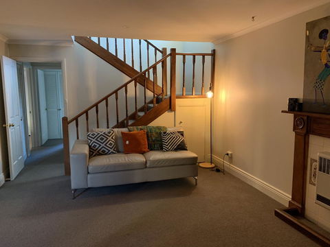 City Townhouse Walking Distance To City - Getaway Accommodation 1