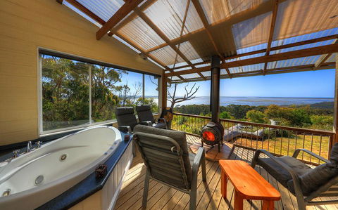 Island View Spa Cottage - Getaway Accommodation 6