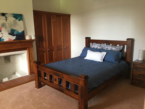 CLAYFIELD HOMESTEAD - Rustic Country Accommodation - Getaway Accommodation 10
