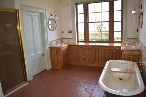 CLAYFIELD HOMESTEAD - Rustic Country Accommodation - Getaway Accommodation 14