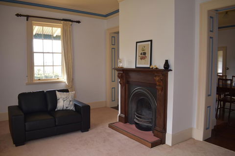 CLAYFIELD HOMESTEAD - Rustic Country Accommodation - Getaway Accommodation 9