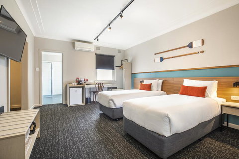 Nightcap At Ocean Beach Hotel - Getaway Accommodation 1