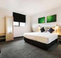 Nightcap at St Albans Hotel - Getaway Accommodation