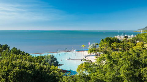 Oaks Cairns Hotel - Getaway Accommodation 1