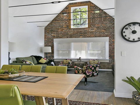 Old Bank Stables - 3 Night Weekends For Price Of 2 - Getaway Accommodation 2