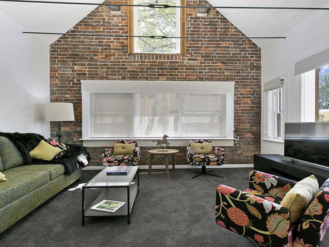 Old Bank Stables - 3 Night Weekends For Price Of 2 - Getaway Accommodation 3