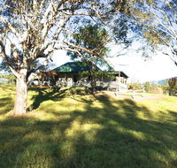 Old Schoolmaster's Cottage on the Barrington River - Getaway Accommodation