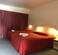 Outback Quarters- Motel Hay - Getaway Accommodation