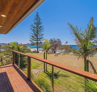 Pacifica 1 - On the beach at Brooms Head - Getaway Accommodation