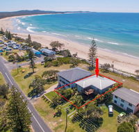 Pacifica 2 - Opposite the beach at Brooms Head - Getaway Accommodation