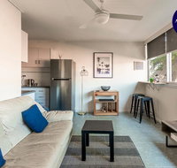 PADDINGTON PAD with PARKING  SMART TV  POOL - Getaway Accommodation