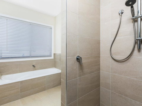 Pebbles At Casuarina Beach - Getaway Accommodation 1