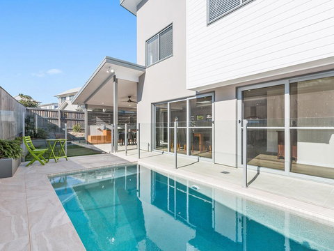 Pebbles At Casuarina Beach - Getaway Accommodation 0