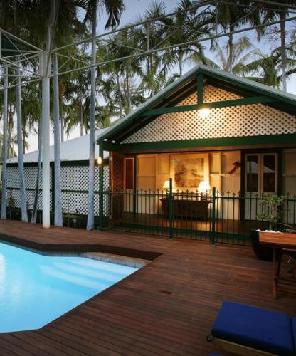 Pinctada McAlpine House - Getaway Accommodation 3