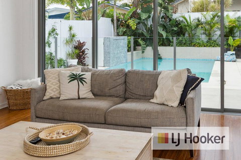 PIRIE BEACH House - Getaway Accommodation 0