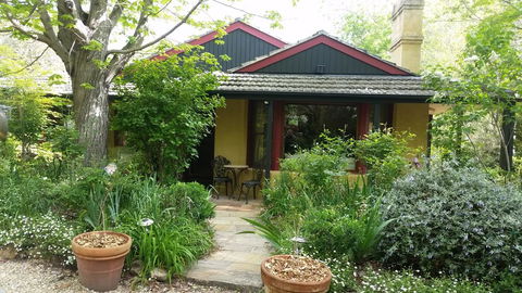 Poppies - Getaway Accommodation 0