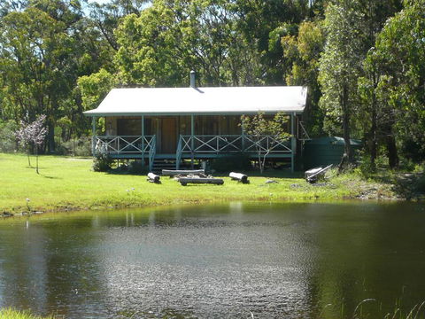 Possum's Hollow And Hooter's Hut - Getaway Accommodation 3