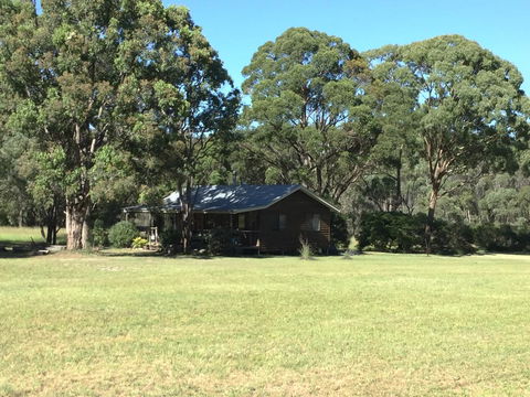 Possum's Hollow And Hooter's Hut - Getaway Accommodation 2